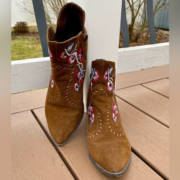 Carlos Santana Ankle Boots Brown Embroidered Suede Size 7.5 - Picture 2 of 8